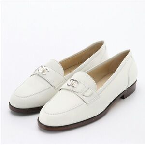 CHANEL super rare 90s loafers with turn lock logo,
